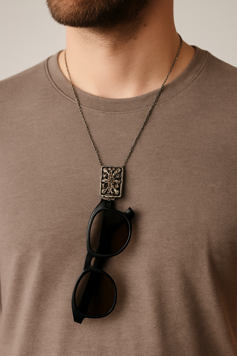 Collier Porte Lunettes Médaillon